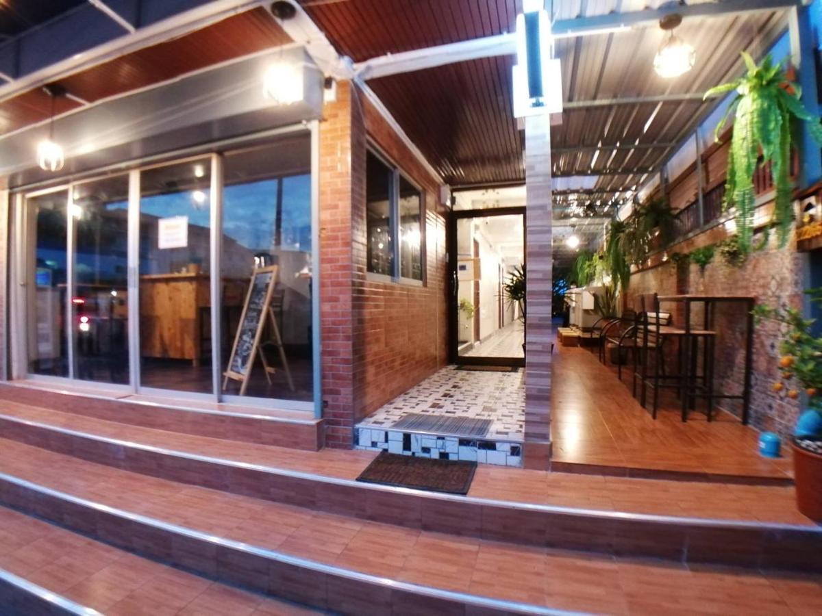 Gogoal Latkrabang Apartman Bangkok Kültér fotó