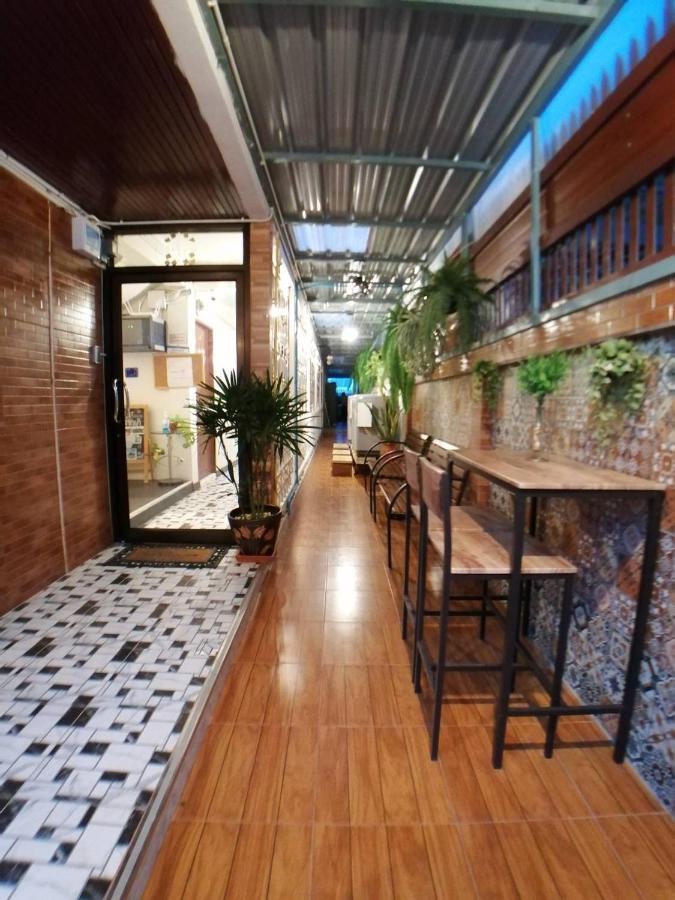 Gogoal Latkrabang Apartman Bangkok Kültér fotó