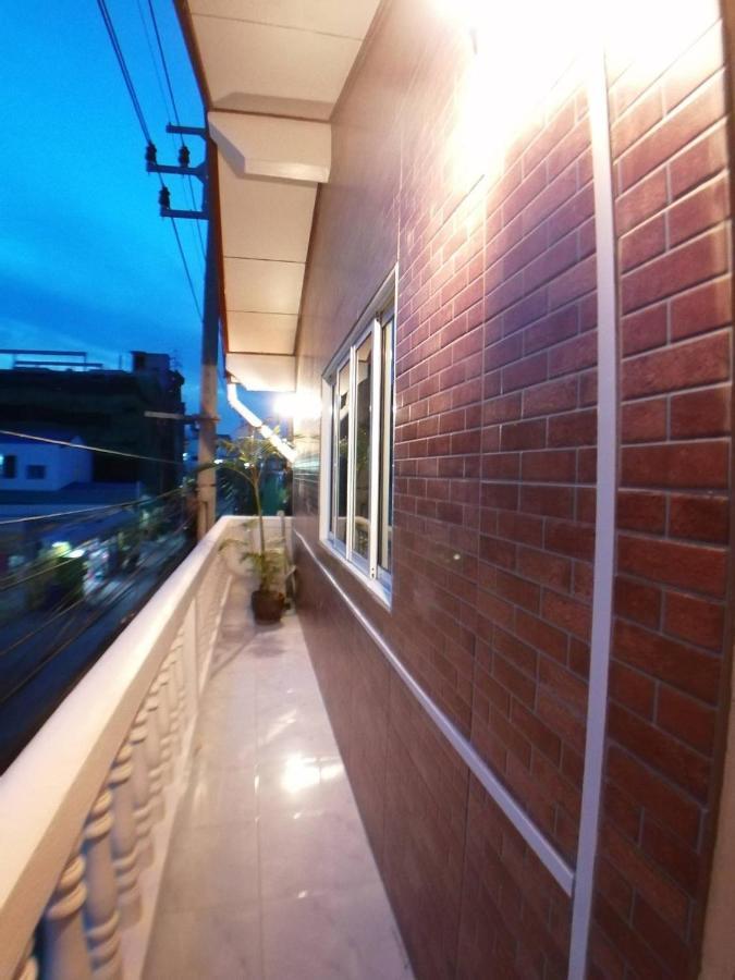 Gogoal Latkrabang Apartman Bangkok Kültér fotó