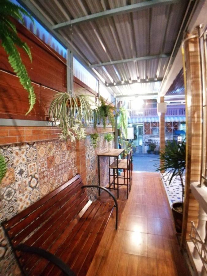 Gogoal Latkrabang Apartman Bangkok Kültér fotó